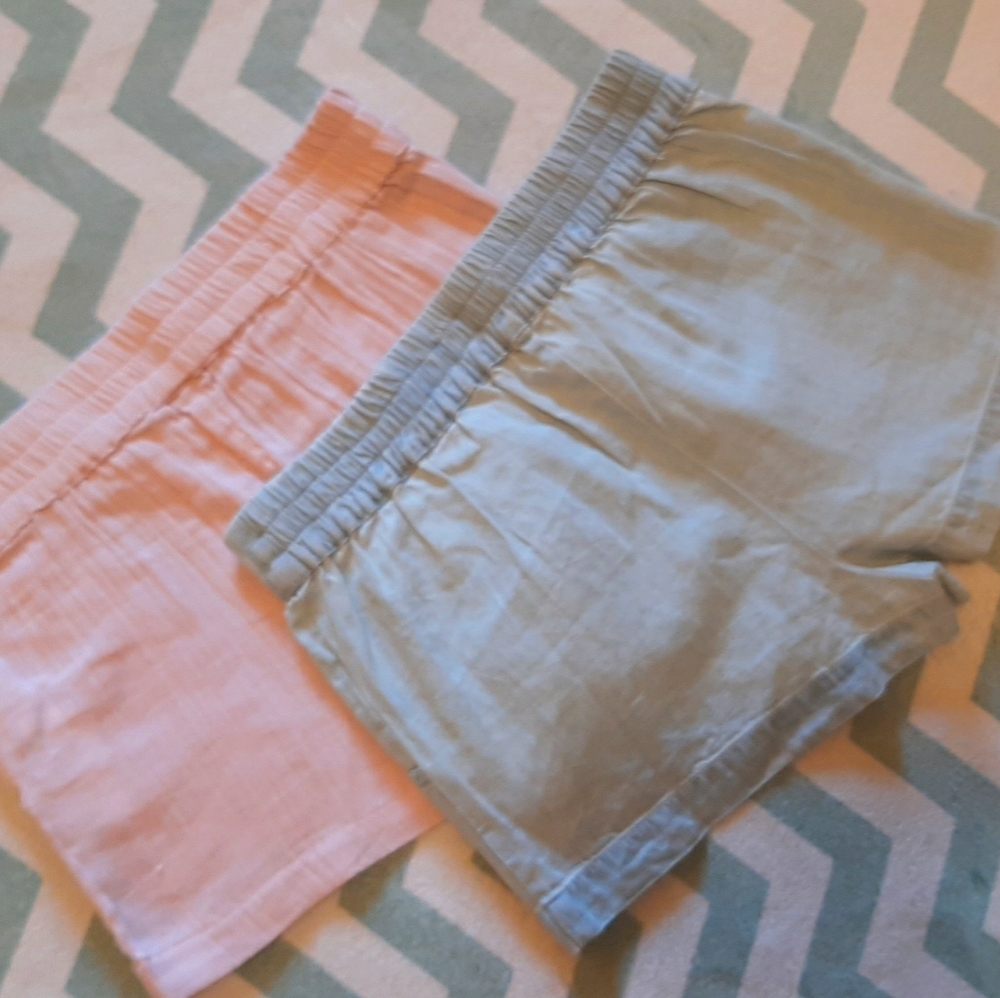 Bundle of 2 shorts - light pink & chambray colors